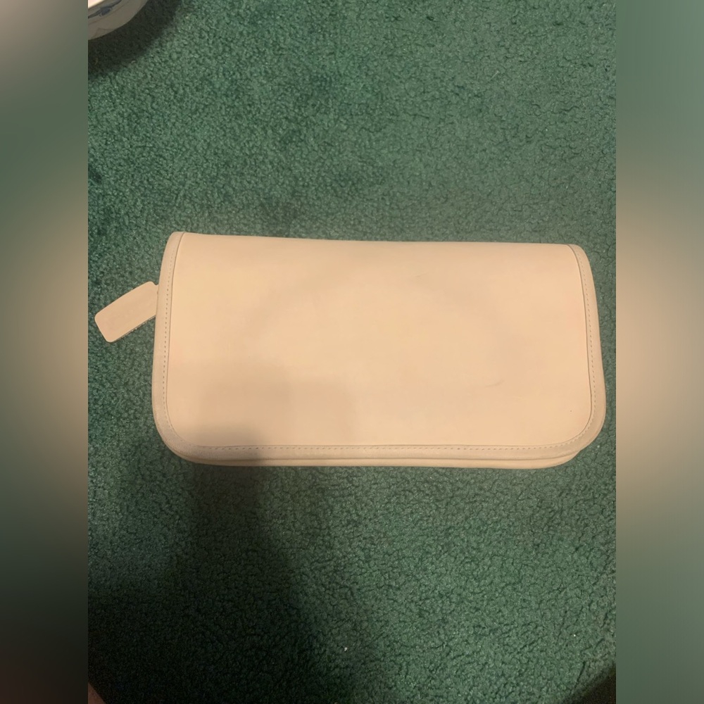 Coach clutch 70s white kisslock